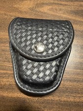 Bianchi Model 7900 Covered Handcuff Case Group 1 Brass Snap Basket Weave 1017537