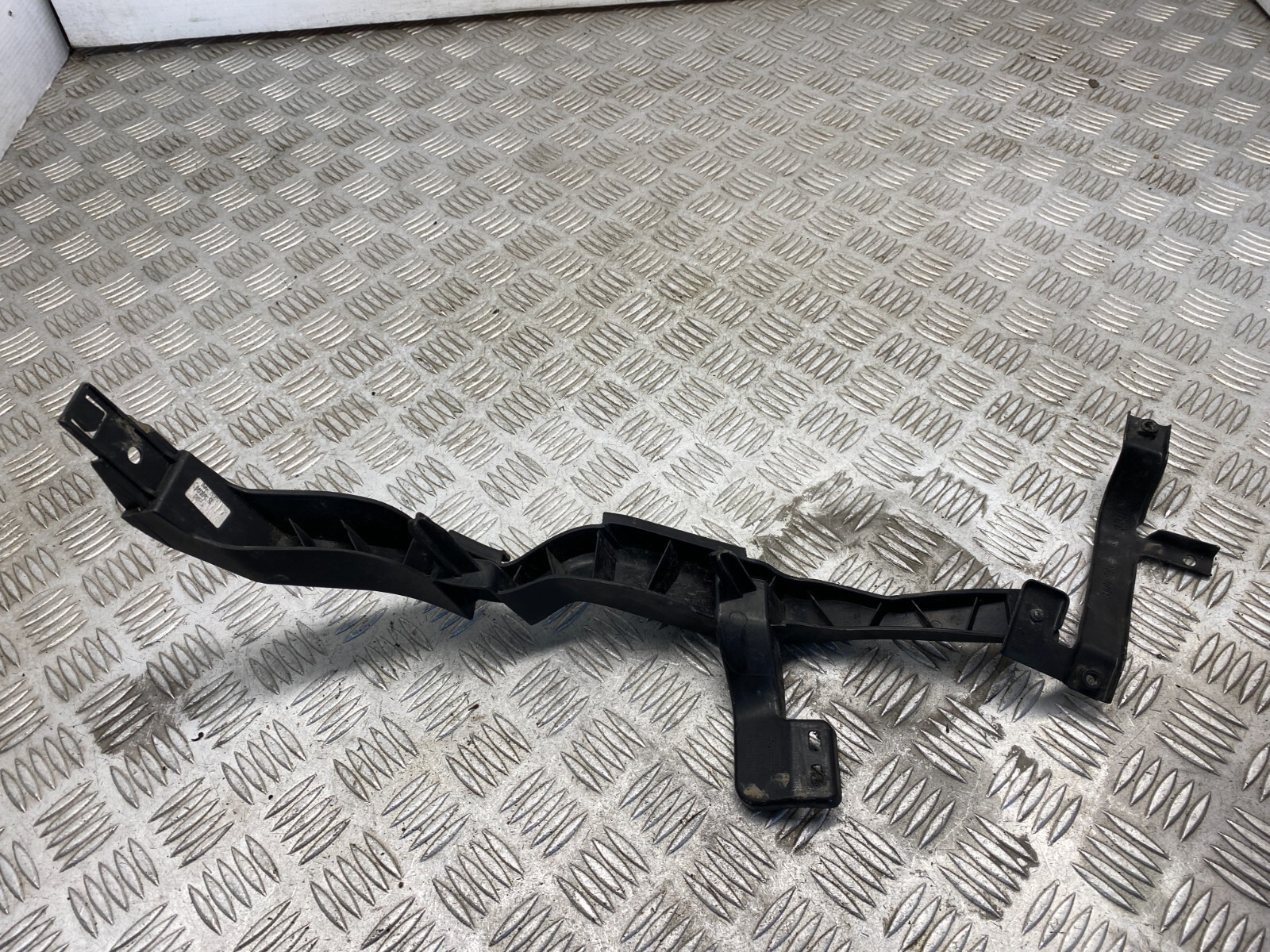 Opel ASTRA K 2017 Rear Left Bumper Bracket 236528514 / 13583467  