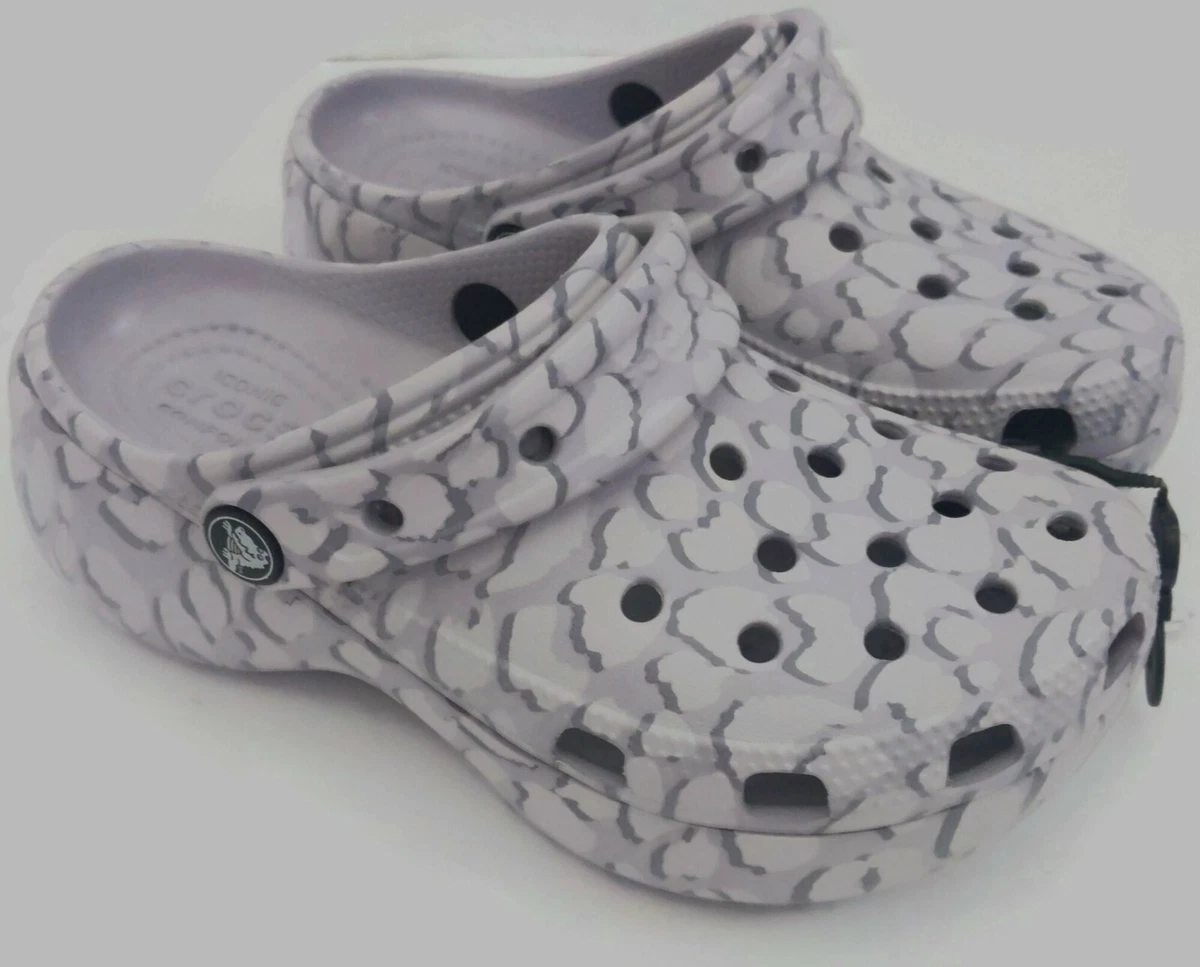Dot crocs 2024