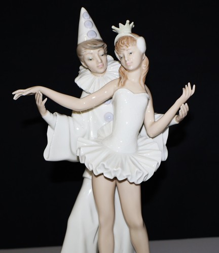 Figura de porcelana Lladro “Pareja Carnaval” 10 3/8” #4882 de Salvador Furio - Imagen 2 de 6