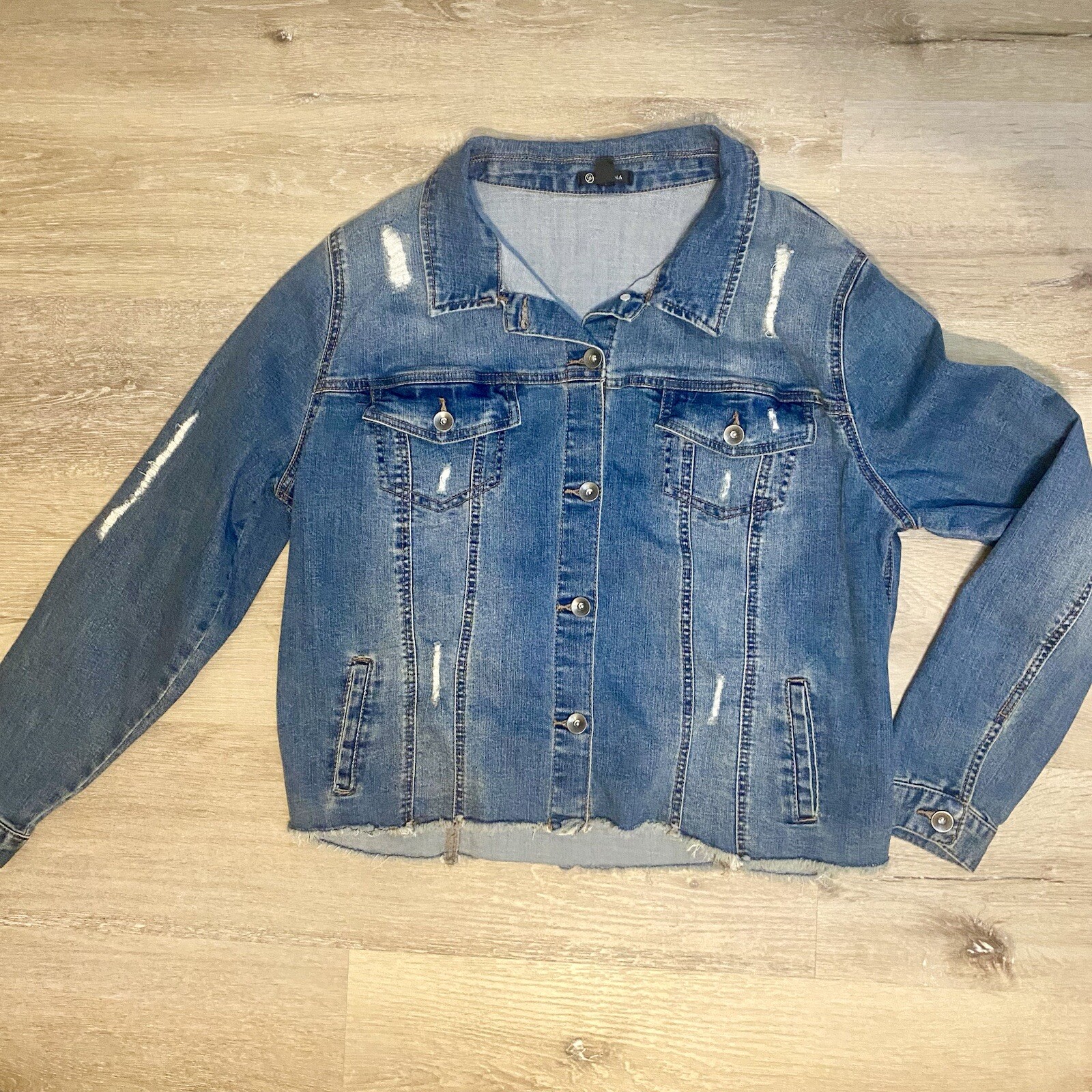 Versona Denim Jacket Women’s Size Large Medium Wash Distressed Style-image