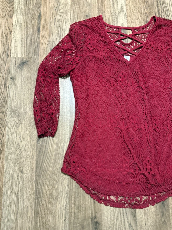 No Boundaries Shirt, Youth Girl's Size Medium, Red, Lace, 3/4 Sleeve Shirt - Image 3 of 4