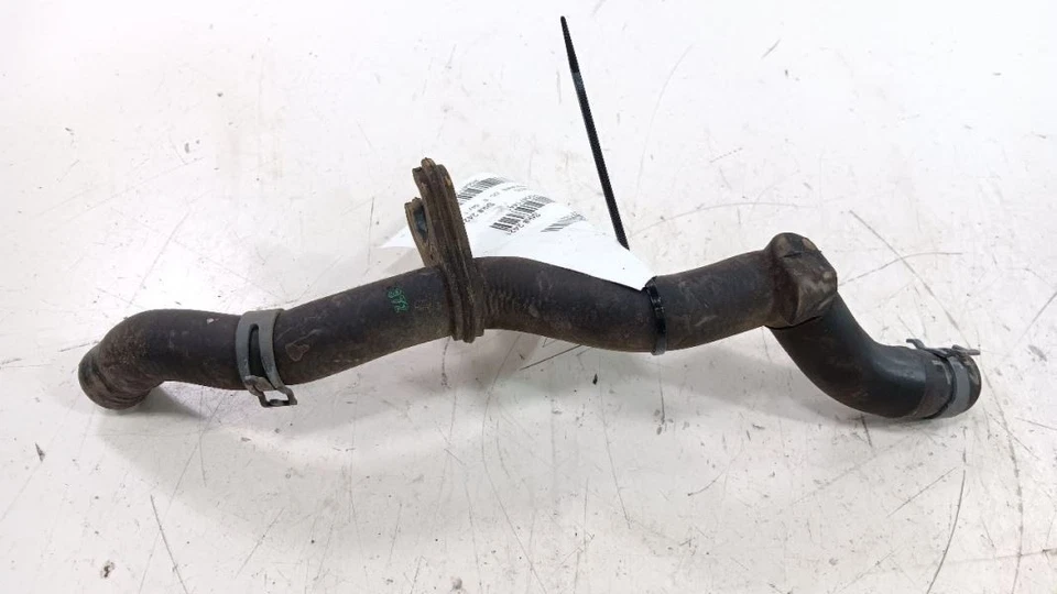 Tubo cruzado línea refrigerante Volkswagen Golf 2010 2011 2012 2013 2014 Foto 3 de 4