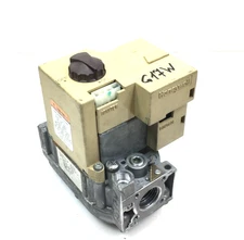 Honeywell SV9500M8600 Furnace Gas Valve Smart Valve 24V 406710 used #G17W