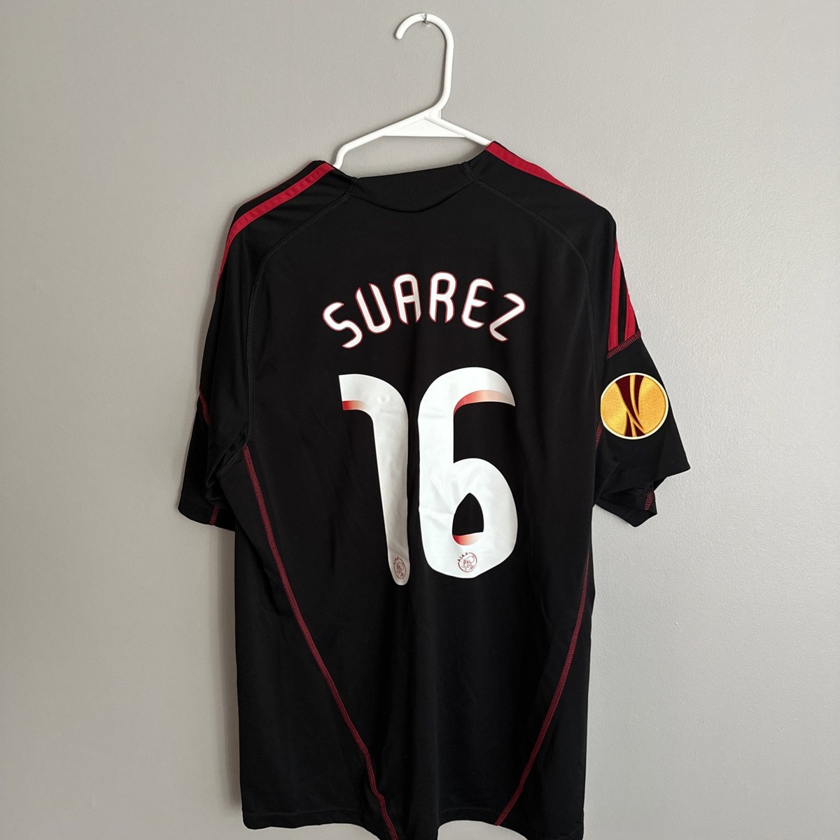 Luis Suarez Ajax 2009/2010 away jersey men’s size large