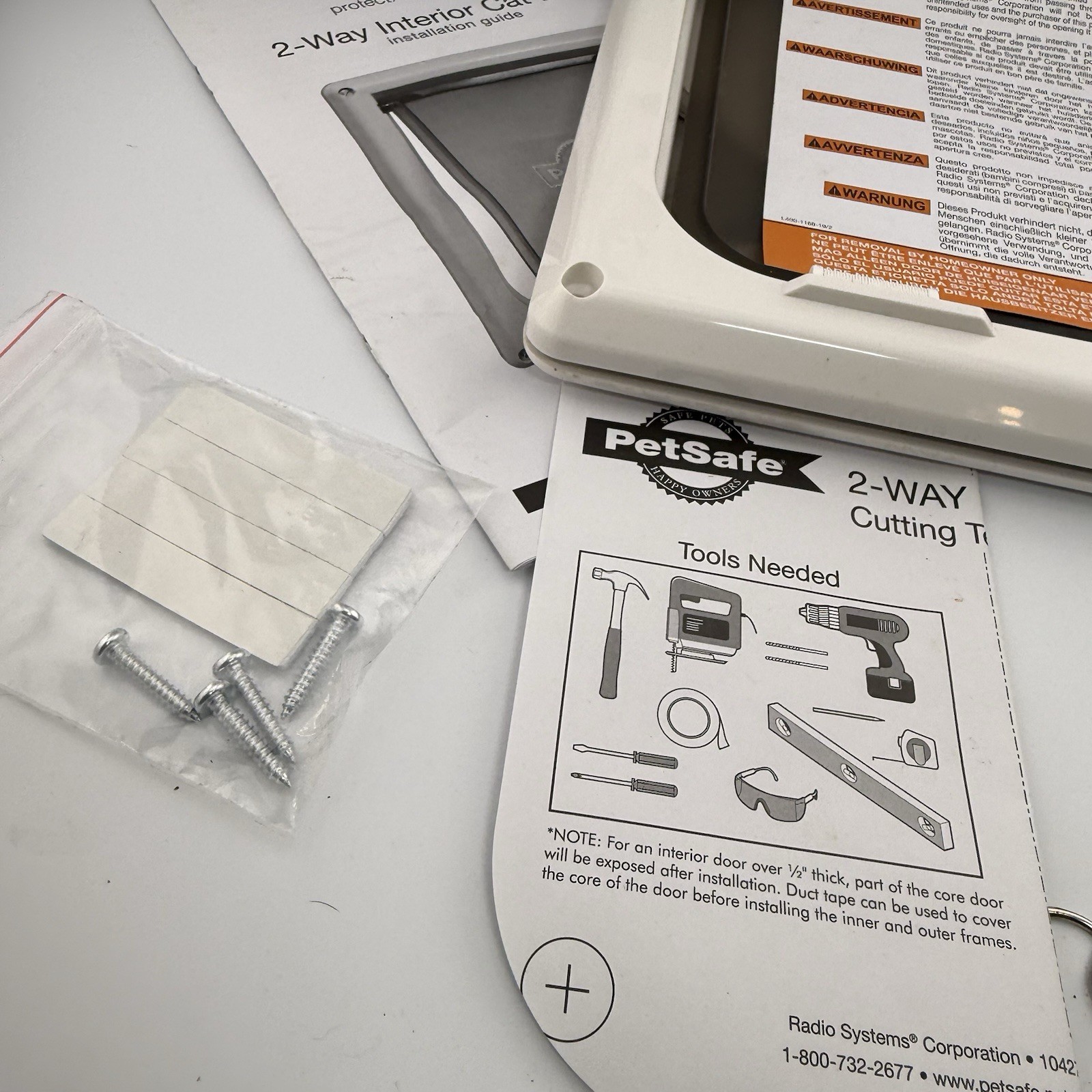 PetSafe 2-Way Locking Indoor Interior Cat Door CC10-050-11 complete, never used