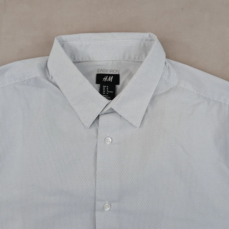 Camisa H&M Mediana Para Hombre Fácil Planchar Manga Corta Abotonada Lunares 21x27 Foto 2 de 4