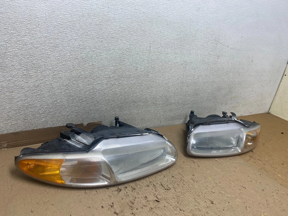 Faros halógenos laterales izquierdo+derecho Chrysler Sebring 1996-2000 OEM U2411 DW Foto 3 de 4