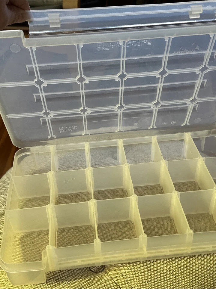 Akro-Mils 05905 Adjustable 18 Compartment Storage Case Clear Plastic Jewelry - Image 3 of 4