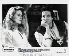 1988 Press Photo Beverly D'Angelo and Steve Guttenberg star in "High Spirits"