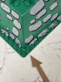 LEGO Green 32x48 Raised Baseplate Stone Path Pits 6091 10176 Castle Part # 30271