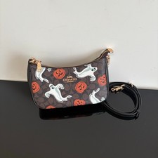 NWT CY694 Shoulder Bag Signature Canvas With Pumpkin Halloween Holidays
