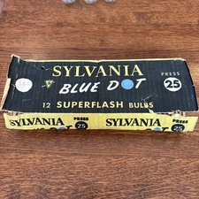 VINTAGE SYLVANIA  BLUE DOT 12 COUNT BOX FLASH BULB