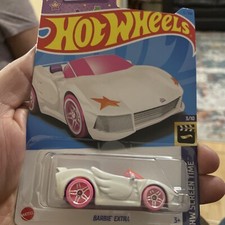 2023 Hot Wheels HW SCREEN TIME 3/10 Barbie Extra 57/250 IN HAND  