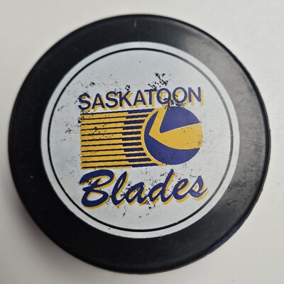 SASKATOON BLADES Hockey Puck WHL 80s chl vintage