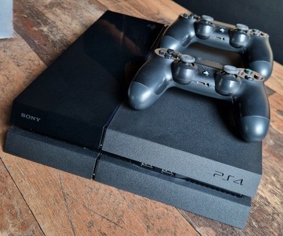 Sony PlayStation 4 500GB Spielkonsole - Schwarz (CUH-1004A)