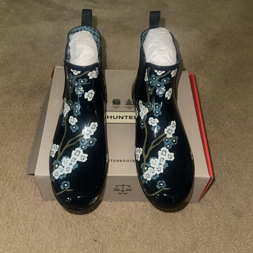 Hunter 精制花印花雨靴 9 码全新带盒 WFS1017BMP — 第 3/4 张图片