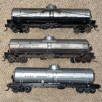 Drei silberne Accurail Spur HO Kesselwagen ATSF Southern Pacific NM Central  