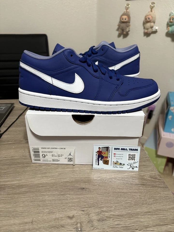 Talla 9.5W / 8M - Nike Air Jordan 1 Low SE Deep Royal Blue DA8008-401 Foto 2 de 4