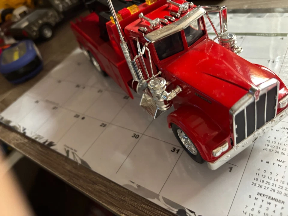 1/32 NEW RAY RED  USED KEN W 900 TOW TRUCK, NO PACKAGING # B102 - Image 3 of 4