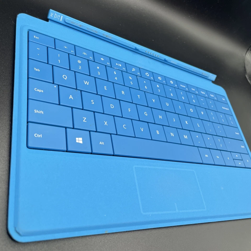 Teclado Microsoft Surface cian - se adapta a MS Surface Windows RT Foto 2 de 4