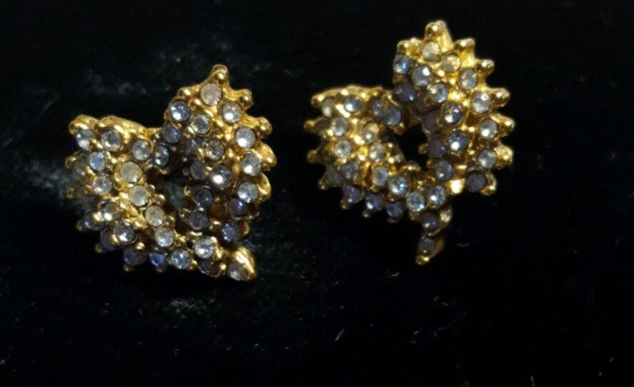 VINTAGE MARKED ROMAN ◇ GOLD ENAMEL? ◇ CHIPPED DIAMOND HEART
