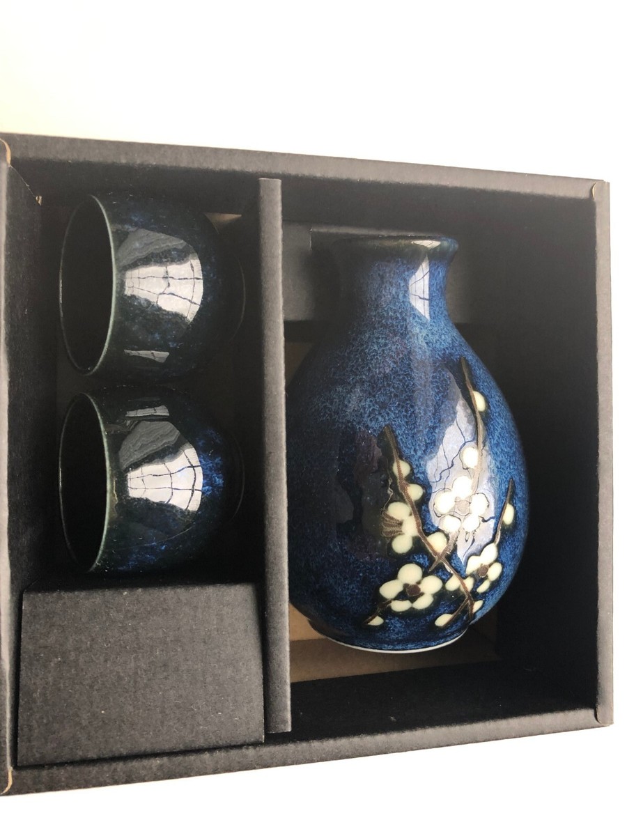 MIYA Japan Vase/Cups Set White Flowers Blue Glaze Vase (4.5