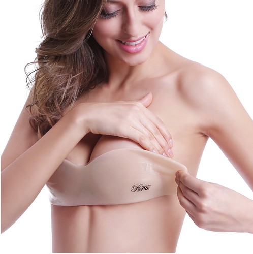 Soutien-gorge invisible sans bretelles en silicone push-up sans dos bâton gel auto-adhésif  - Photo 1 sur 18