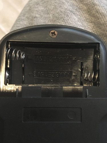 URC22B Universal Remote Controller - Picture 3 of 3