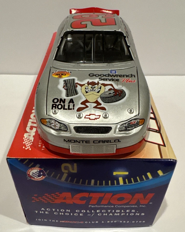 Kevin Harvick #29 escala 1/24 edição limitada ação NASCAR lote de 2 Looney Tuned - Imagem 3 de 4