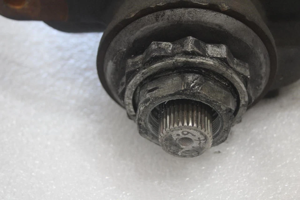 2008 BMW 135i E88 REAR DIFFERENTIAL CARRIER AUTOMATIC A/T 116K MILES 7572054-01 - Image 2 of 4