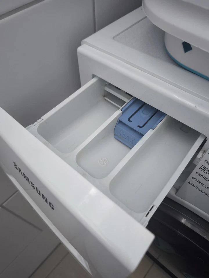 Samsung Waschtrockner WD5000T, 8/5 Kg, AirWash, SchaumAktiv - Bild 3 von 4