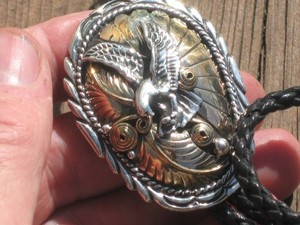 c1975 NAVAJO S.SILVER GOLD EAGLE  BOLO TIE NATIVE AMERICAN JEWELRY ~ R.SHORTY
