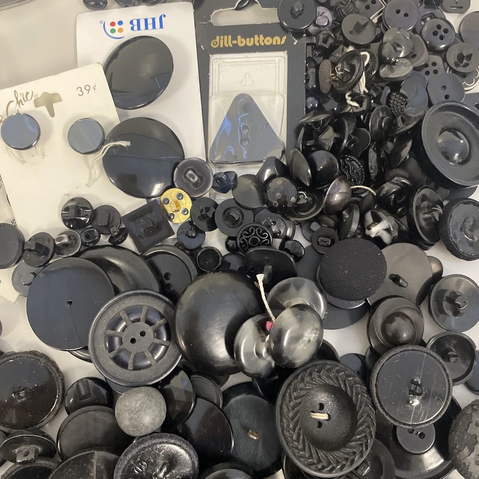 Vintage Buttons Black Plastic Assorted 4,2 Hole Shank - Image 4 of 4