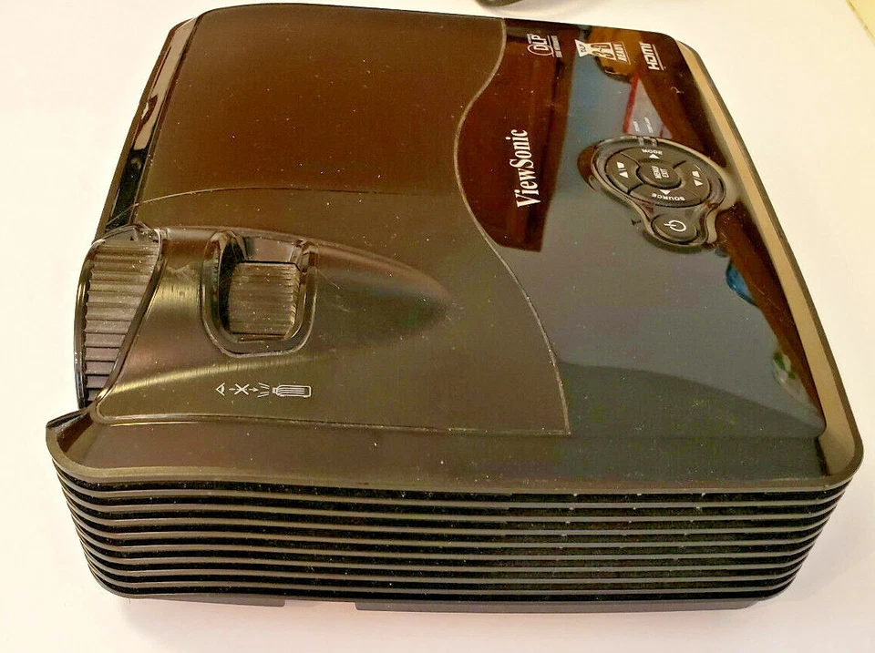 ViewSonic PJD5233 DLP Projector 2700 ANSI Lumens HDMI 1080p HD 120 Hz 3D-Ready - Image 4 of 4