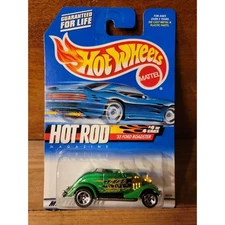 Vintage 2000 Hot Wheels #008 - Hot Rod Magazine 4/4 - '33 Ford Roadster