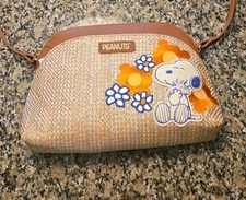 Peanuts Snoopy Ladies Crossbody Shoulder Bag Straw Look Embroidery Floral Design