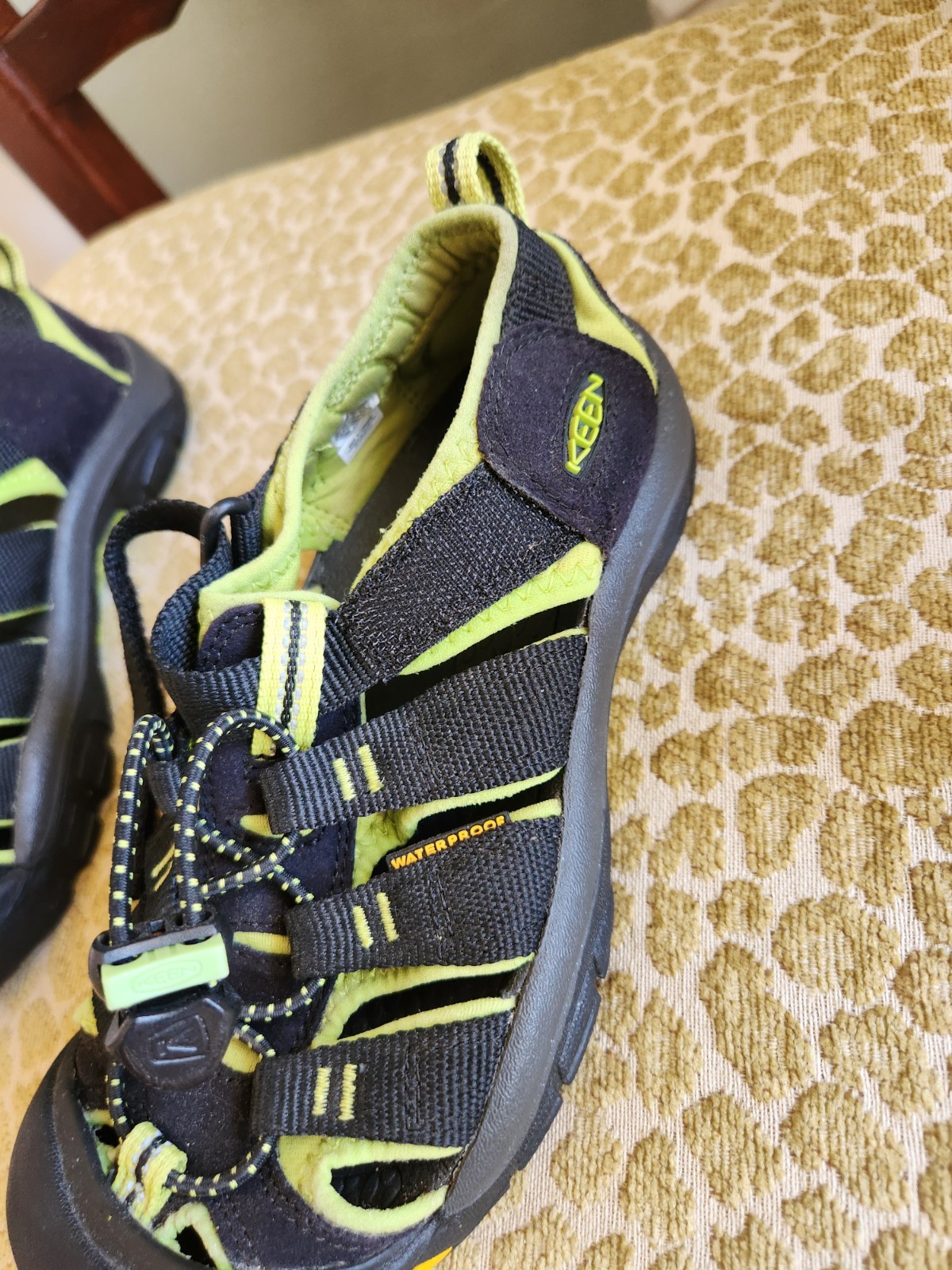 Sandali sportivi outdoor Keen Newport H2 con cinturino taglia ragazzo 2 nero e lime