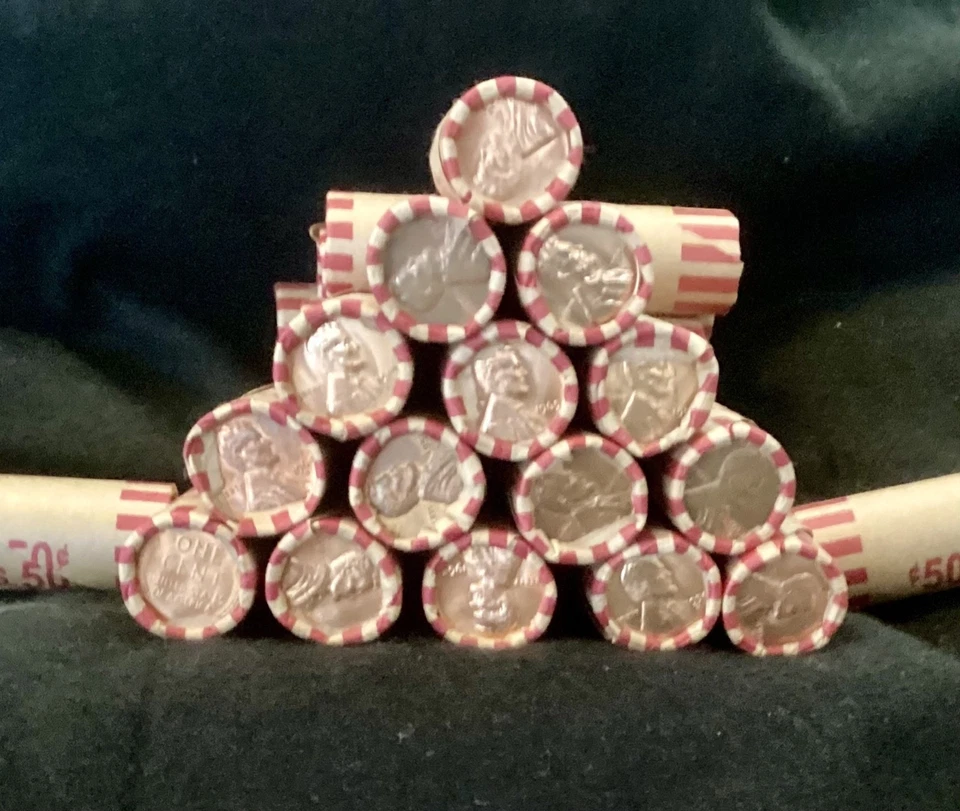 1909-1958 Wheat Cent Roll (unsearched) w Silver Mercury Dime & Mint Penny Cap - Image 2 of 2