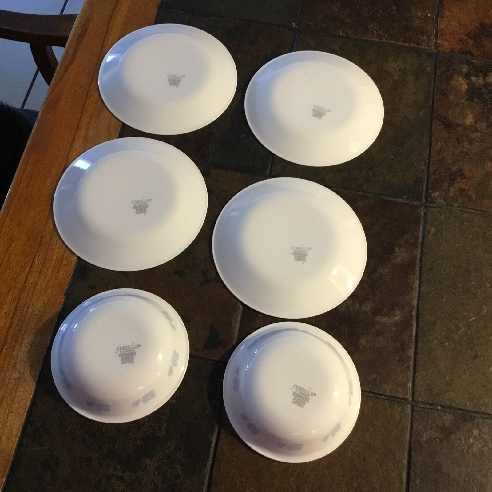 Corelle Friendship Pattern (4) Bread & Butter Plates & (2) Dessert