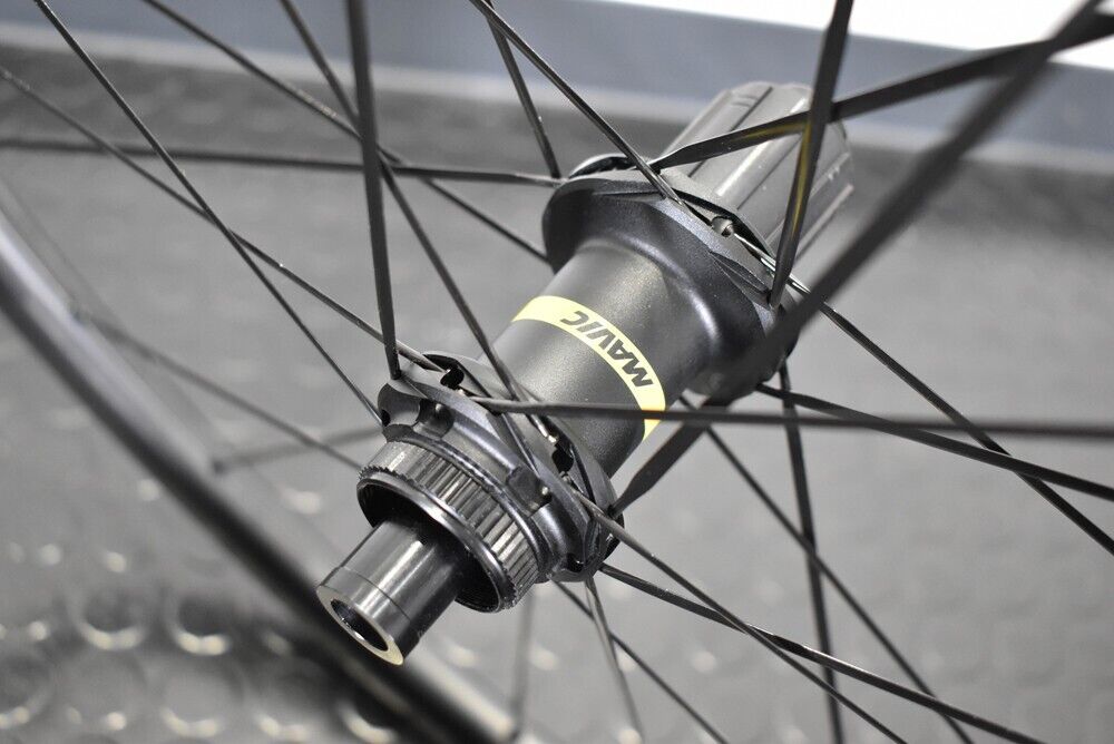 MAVIC COSMIC SLR32 DISC WHEEL Special Makeup White Decal F/R MAVIC COSMIC SLR32 DISC WHEEL Special Makeup White Decal F/R
