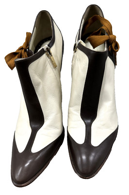 Rare Yves Saint Laurent by Tom Ford 2004 Runway Booties Spectator Style - 40