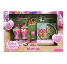Disney Junior Minnie Mouse Pizza Party Cooking Set