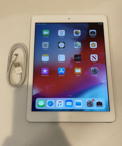 Apple iPad Air 1st Generation 16GB, Wi-Fi, 9.7in - Silver  - Afbeelding 1 van 11