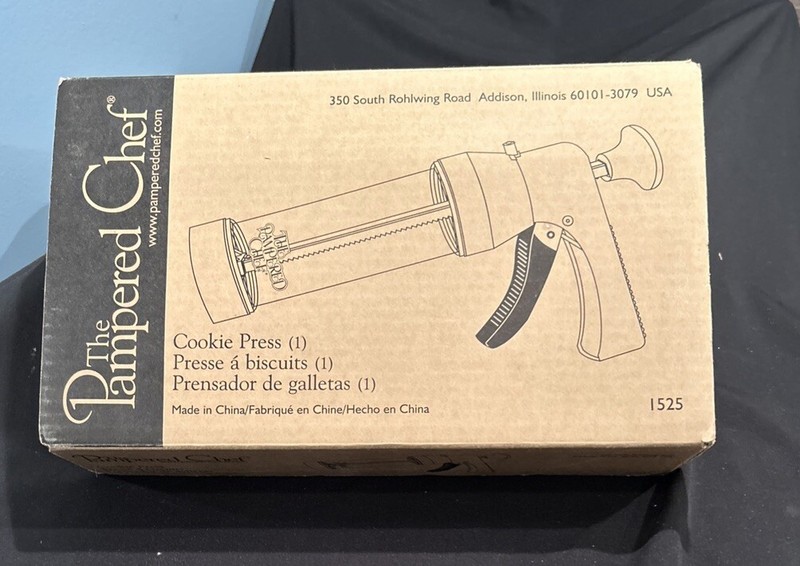 Pampered Chef #1525 Cookie Press with 16 Discs Cookies Cheese (M) Used Once