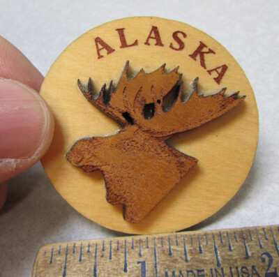 Alaska magnet - wood Style magnet, Alaska Bull Moose, beautiful collectible 