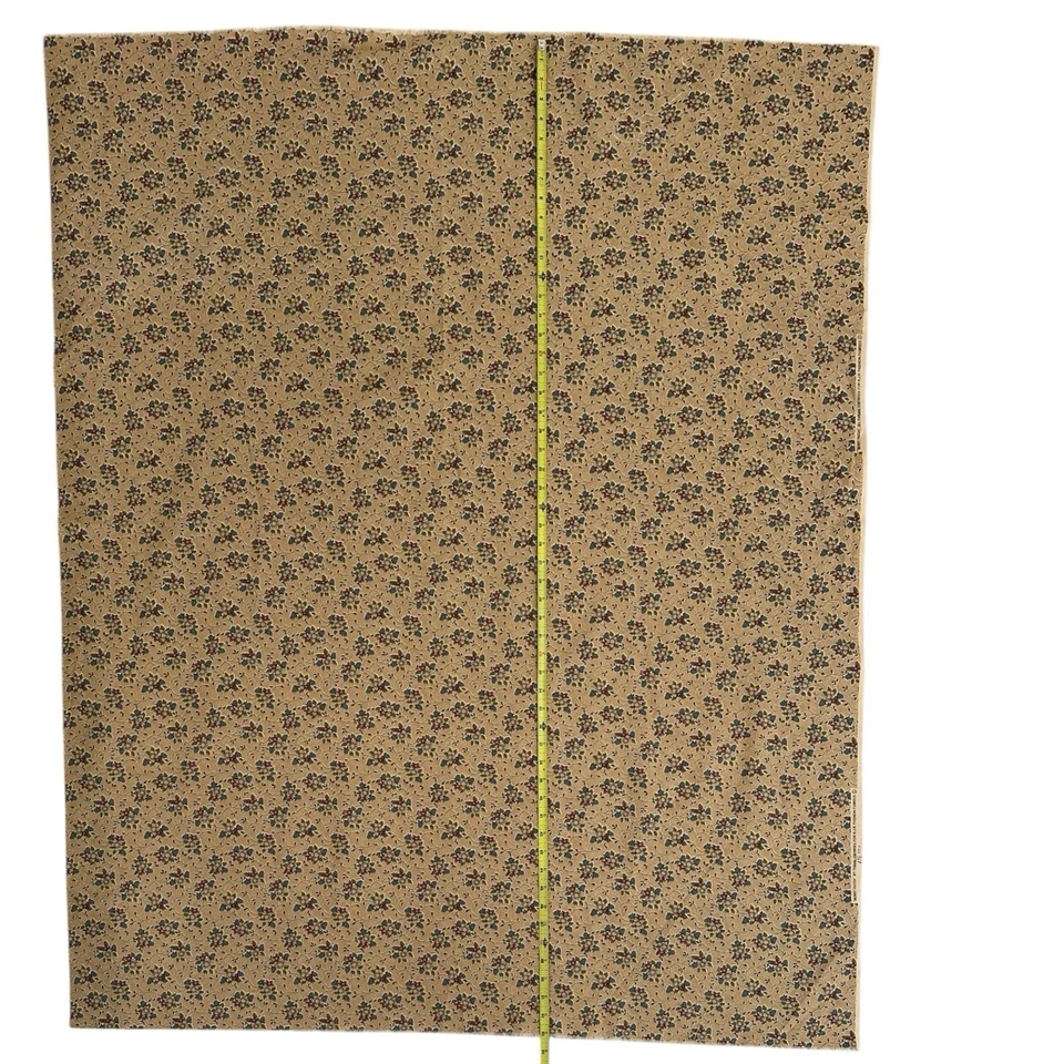 Parche de bayas dedalán mora flor tela dorada de colección país francés 1+ yarda Foto 3 de 4