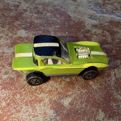 Hot Wheels Redlines Python Green/White Stripe Black Roof 1:64 Redline 1968