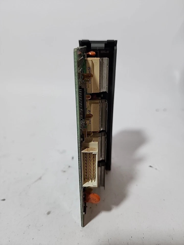 Spectrum Control 1746SC-OAP8I Ser B, SLC 500 Output Module 8 Point Isolated  - Image 4 of 4