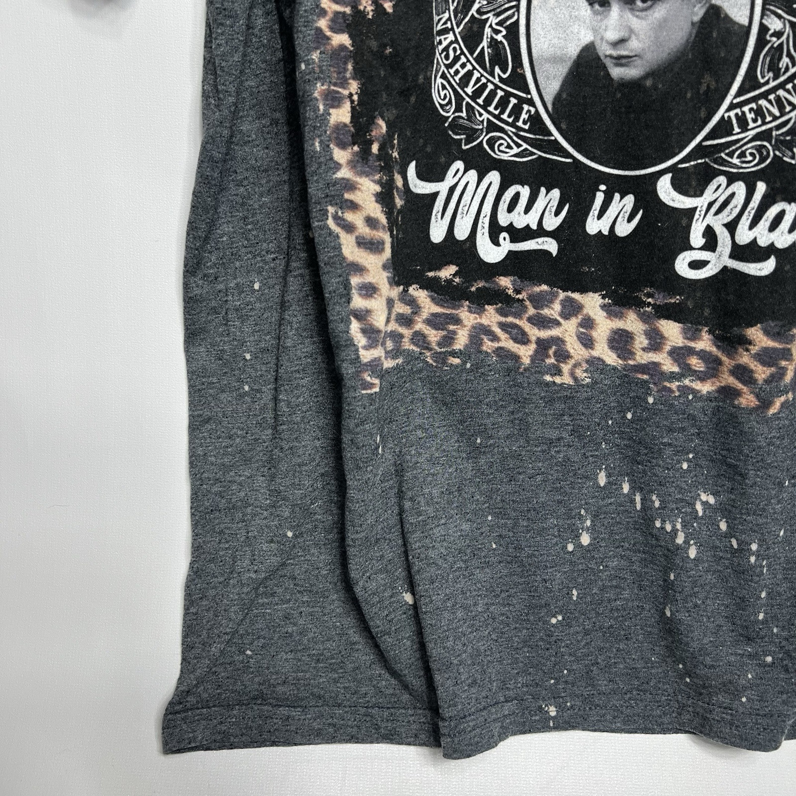 Johnny Cash Size Medium  Leopard Patterned Splatt… - image 2
